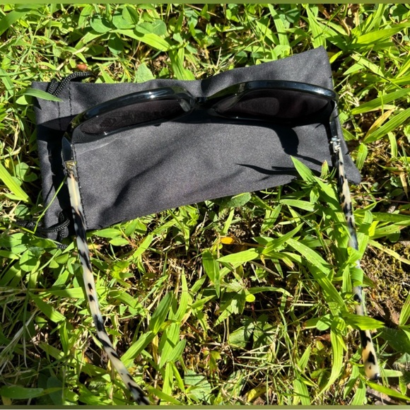 Kate Spade Sunglasses - Picture 4 of 8